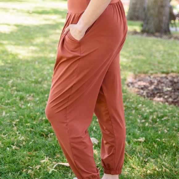 Motive Small NWT Slouch Joggers🧡 - Picture 5 of 8